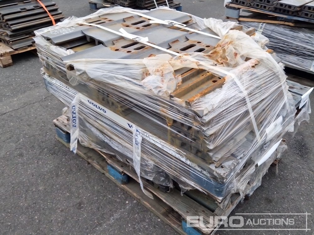 Track Plates to suit Volvo - Alkatrész - Kotrógép: 1 kép. Track Plates to suit Volvo - Alkatrész - Kotrógép: 1 kép.