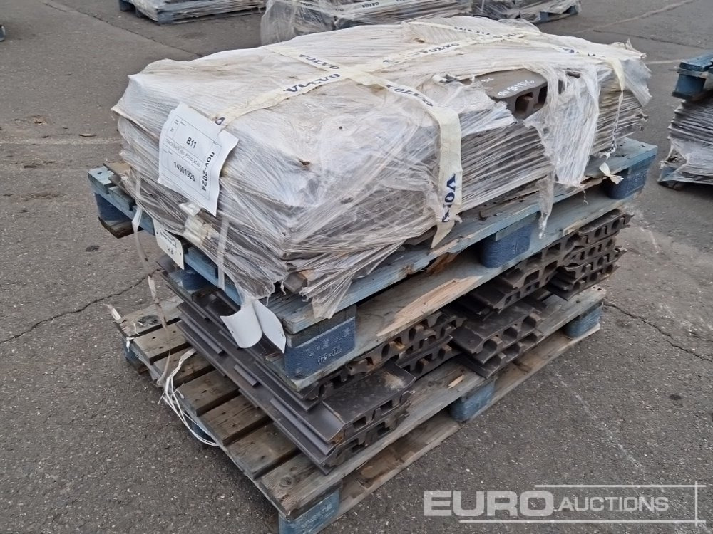 Track Plates to suit Volvo - Alkatrész - Kotrógép: 4 kép. Track Plates to suit Volvo - Alkatrész - Kotrógép: 4 kép.