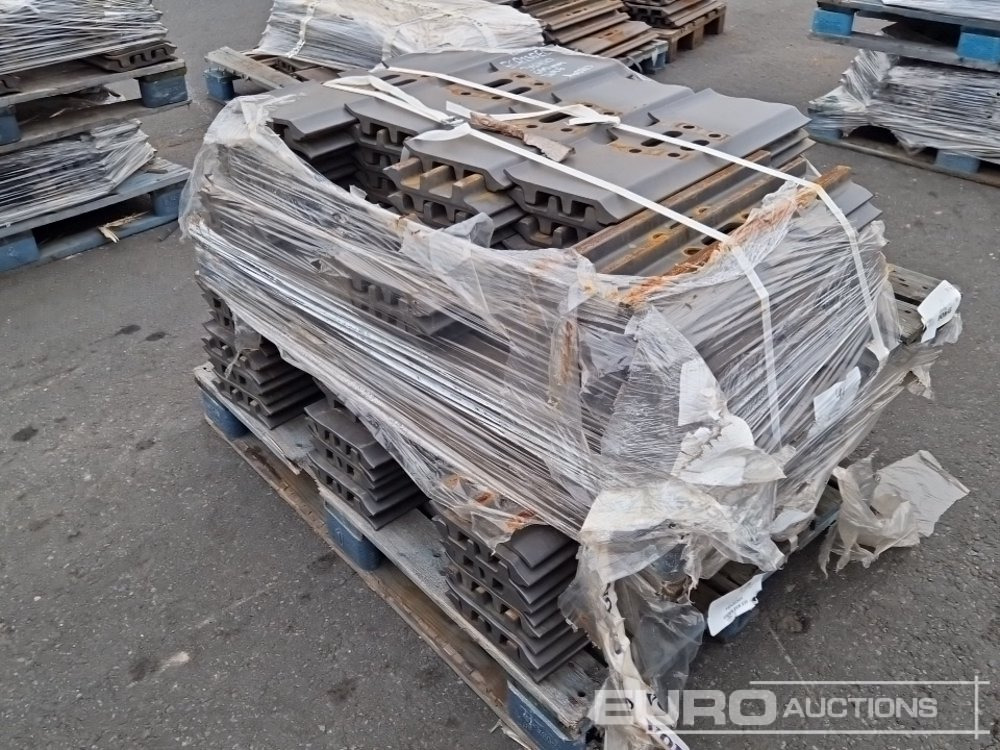 Track Plates to suit Volvo - Alkatrész - Kotrógép: 4 kép. Track Plates to suit Volvo - Alkatrész - Kotrógép: 4 kép.
