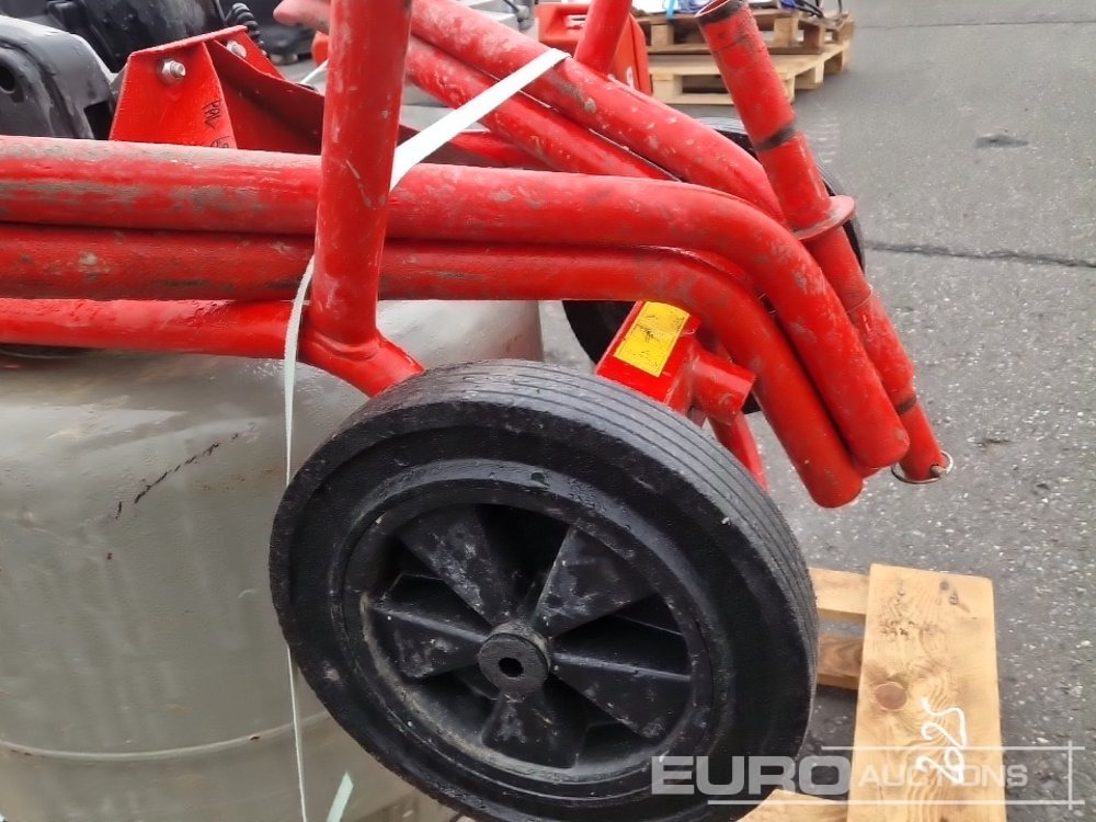 Altrad MINIMIX 150 - Betonkeverő: 5 kép. Altrad MINIMIX 150 - Betonkeverő: 5 kép.