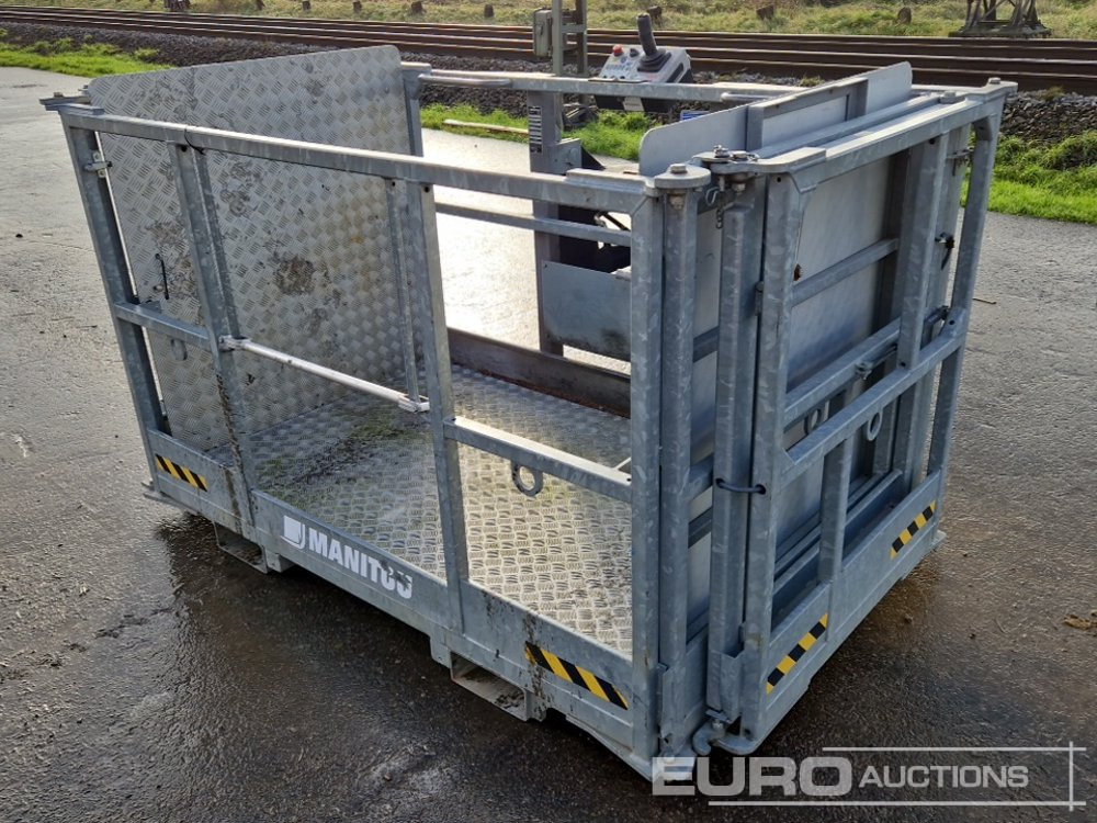 2013 Manitou PSE 4400 Manbasket to suit Telehandler - Anyagmozgató gép: 1 kép. 2013 Manitou PSE 4400 Manbasket to suit Telehandler - Anyagmozgató gép: 1 kép.