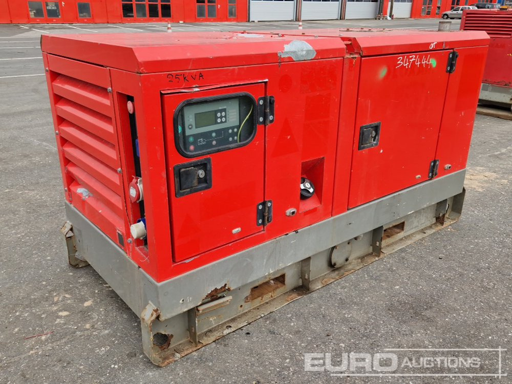 Atlas Copco QAS30 ST3 - Áramfejlesztő: 1 kép. Atlas Copco QAS30 ST3 - Áramfejlesztő: 1 kép.