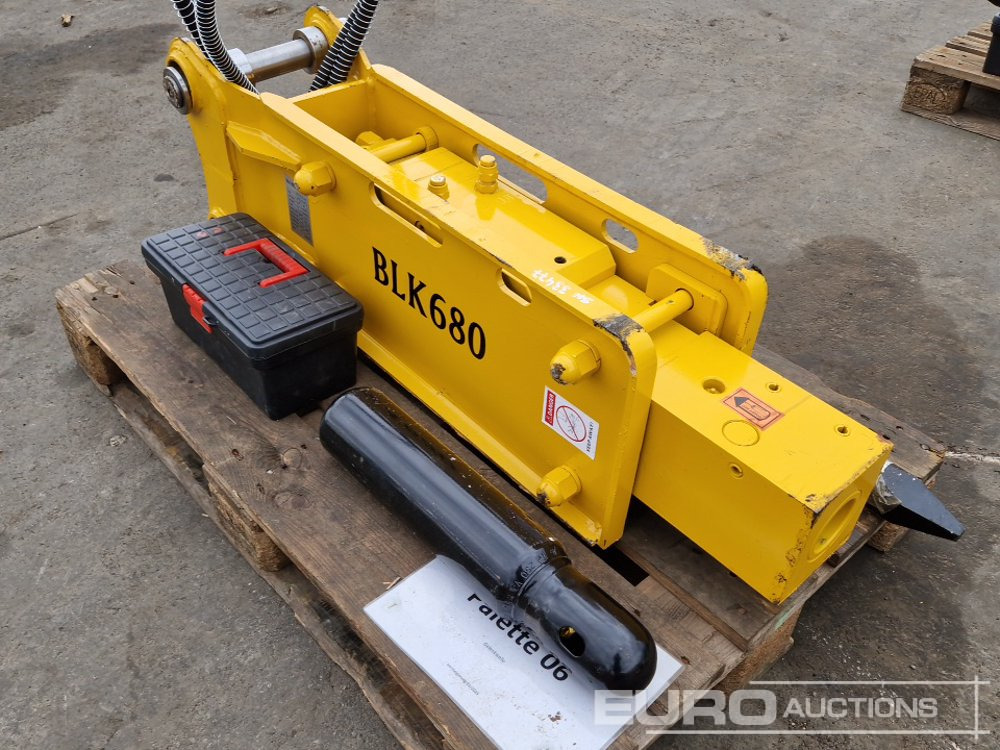 BLK 680 - Hidraulikus törőfej: 5 kép. BLK 680 - Hidraulikus törőfej: 5 kép.