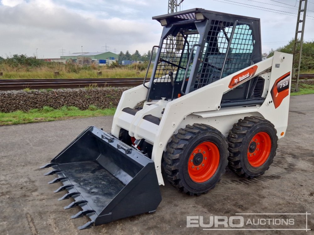 Bobcat 753 - Mini homlokrakodó: 1 kép. Bobcat 753 - Mini homlokrakodó: 1 kép.