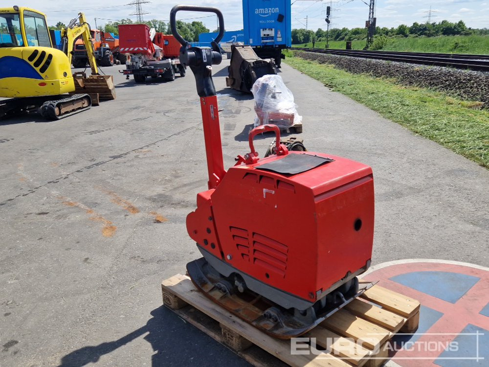 Bomag Compaction Plate - Aszfaltozó gép: 2 kép. Bomag Compaction Plate - Aszfaltozó gép: 2 kép.