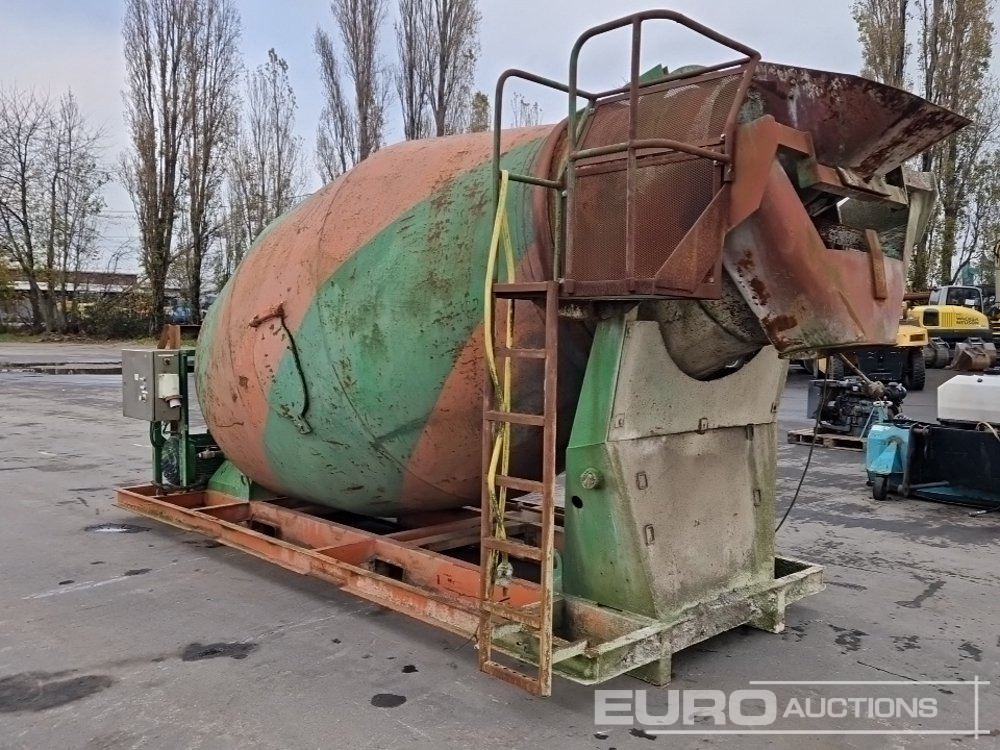 Cement Mixer - Betonkeverő: 3 kép. Cement Mixer - Betonkeverő: 3 kép.