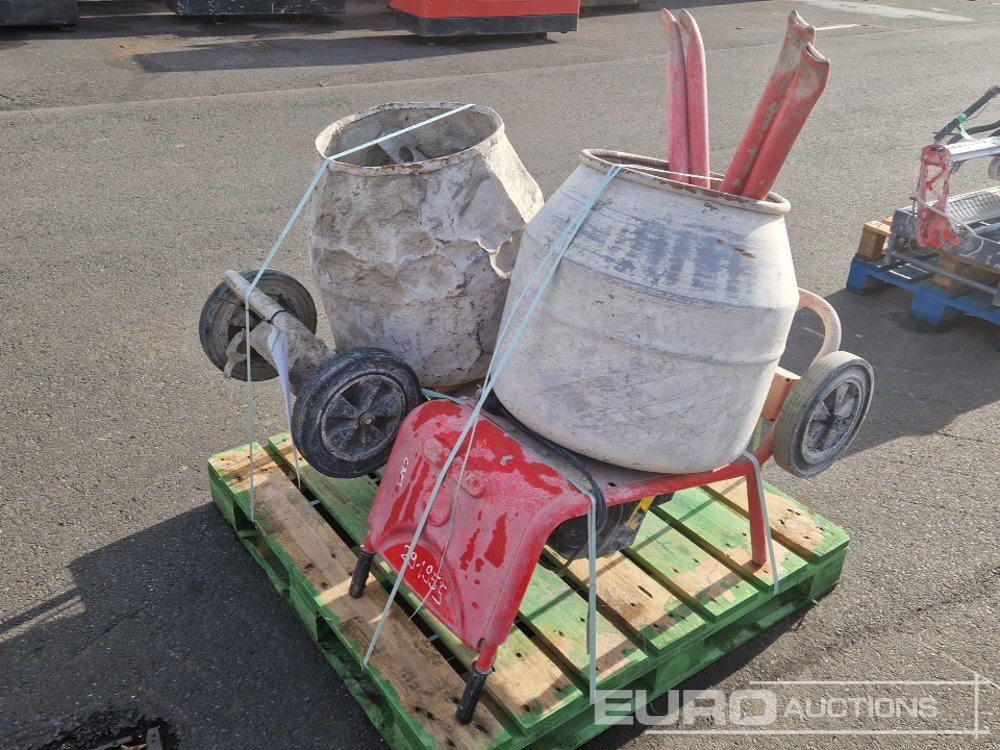 Cement Mixers (2 of) - Betonkeverő: 1 kép. Cement Mixers (2 of) - Betonkeverő: 1 kép.