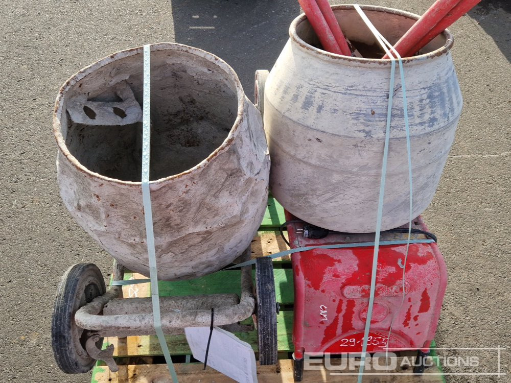 Cement Mixers (2 of) - Betonkeverő: 5 kép. Cement Mixers (2 of) - Betonkeverő: 5 kép.