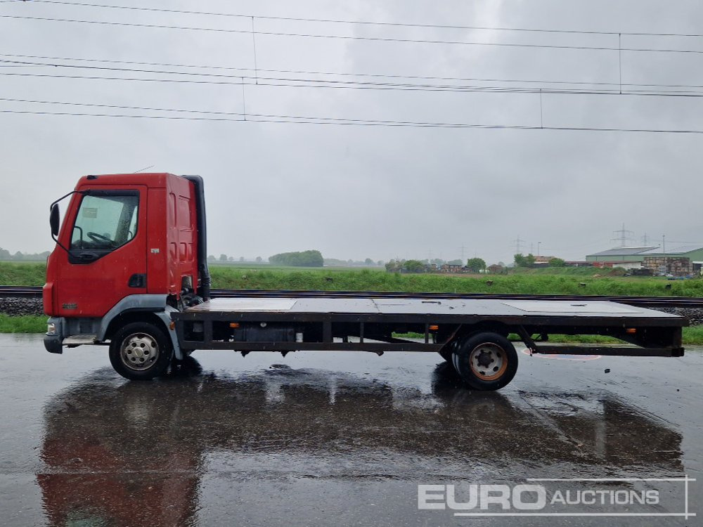 DAF 4x2 Flatbed Truck, Manual Gearbox - Platós teherautó: 2 kép. DAF 4x2 Flatbed Truck, Manual Gearbox - Platós teherautó: 2 kép.