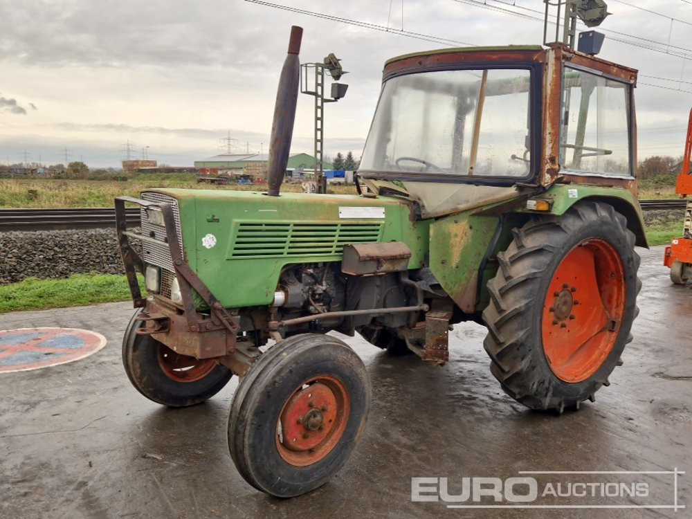 Fendt FARMER 102S - Traktor: 1 kép. Fendt FARMER 102S - Traktor: 1 kép.