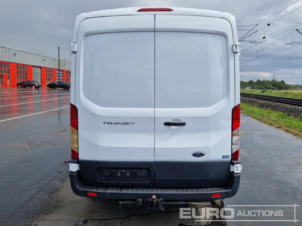 Ford Transit - Furgon: 4 kép. Ford Transit - Furgon: 4 kép.