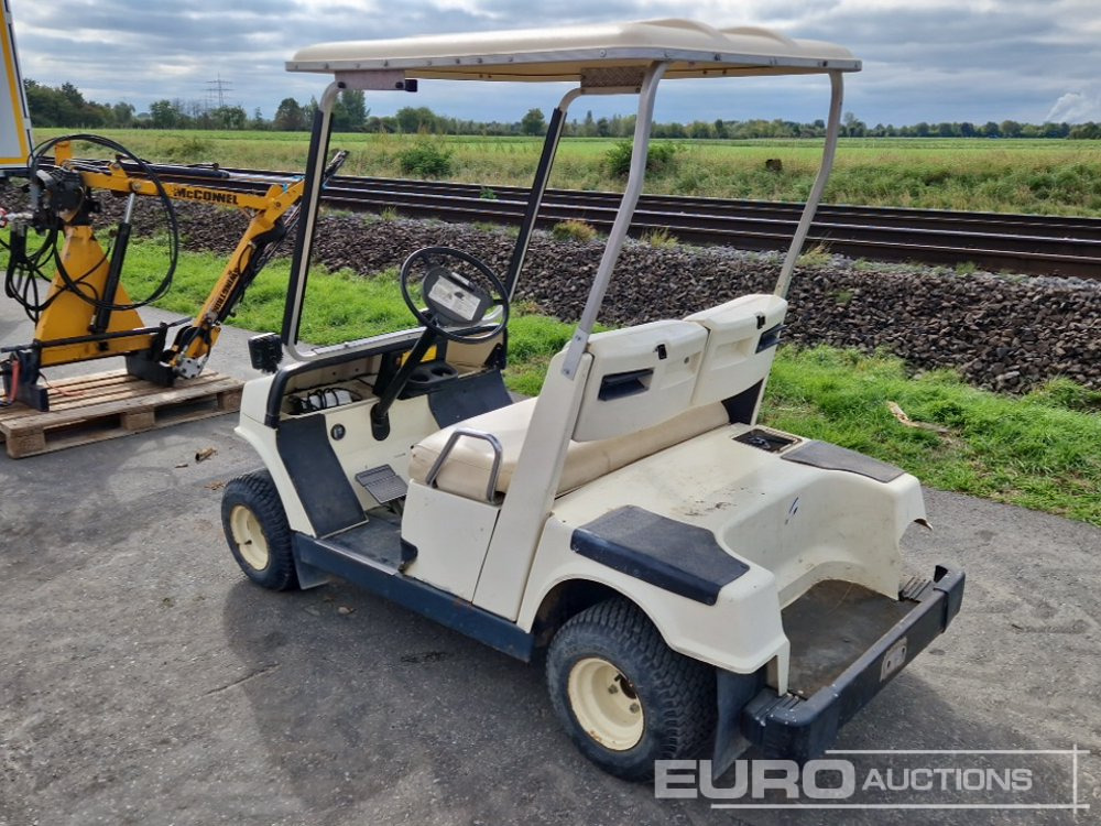 Golf Cart, Charger - Golfkocsi: 3 kép. Golf Cart, Charger - Golfkocsi: 3 kép.