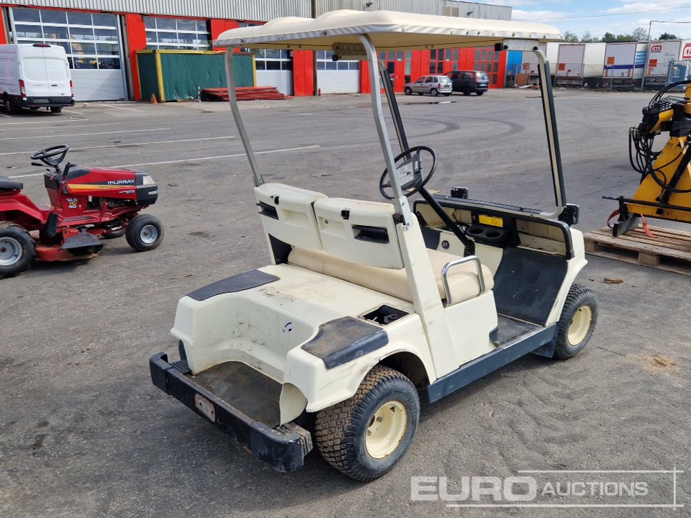 Golf Cart, Charger - Golfkocsi: 4 kép. Golf Cart, Charger - Golfkocsi: 4 kép.