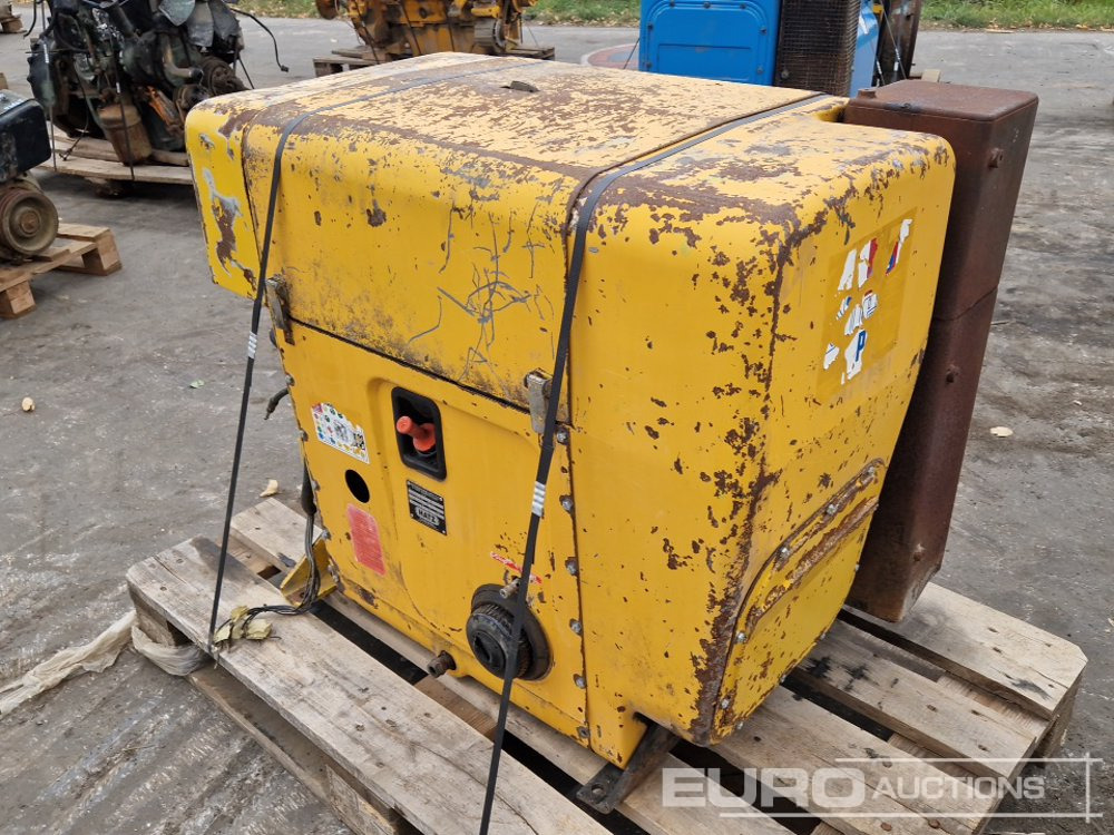 Hatz 3L40C Diesel Engine - Motor: 2 kép. Hatz 3L40C Diesel Engine - Motor: 2 kép.