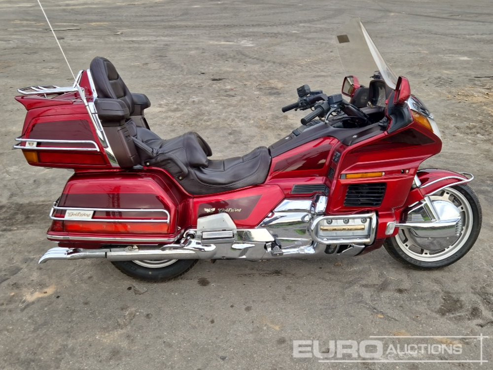 Honda GOLDWING - Motorkerékpár: 5 kép. Honda GOLDWING - Motorkerékpár: 5 kép.