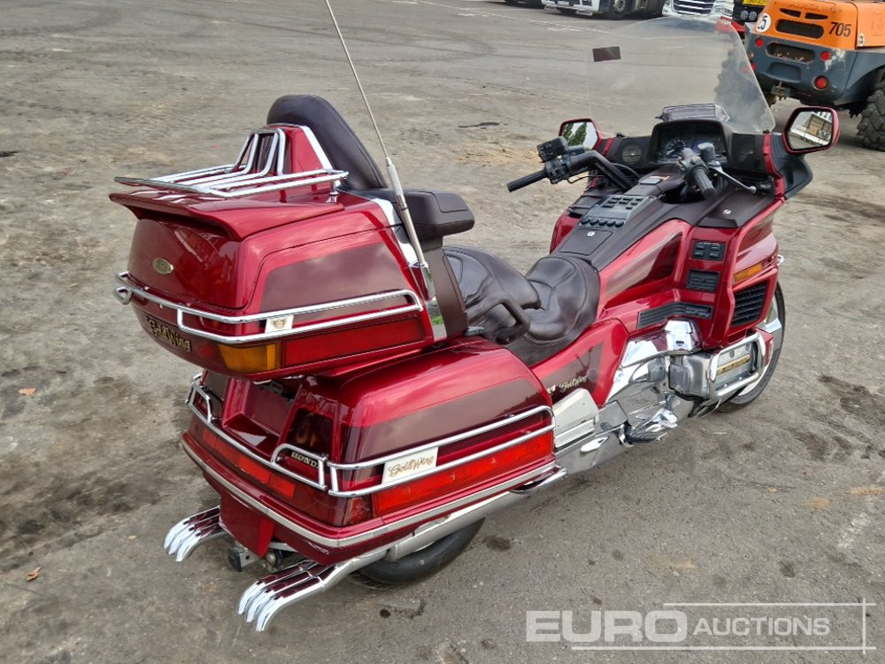 Honda GOLDWING - Motorkerékpár: 4 kép. Honda GOLDWING - Motorkerékpár: 4 kép.