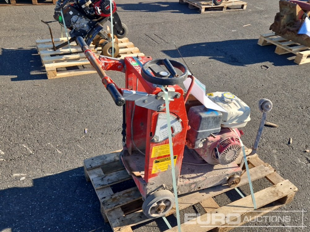 Husqvarna FS400LV - Aszfaltozó gép: 3 kép. Husqvarna FS400LV - Aszfaltozó gép: 3 kép.