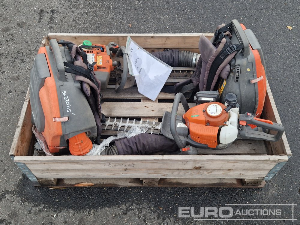 Husqvarna Leaf Blower (2 of) + Hedge Trimmer - Építőipari berendezések: 1 kép. Husqvarna Leaf Blower (2 of) + Hedge Trimmer - Építőipari berendezések: 1 kép.