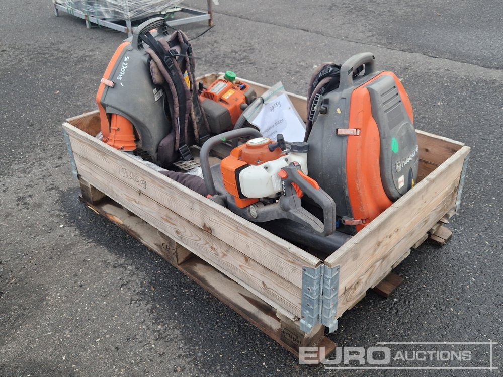 Husqvarna Leaf Blower (2 of) + Hedge Trimmer - Építőipari berendezések: 5 kép. Husqvarna Leaf Blower (2 of) + Hedge Trimmer - Építőipari berendezések: 5 kép.
