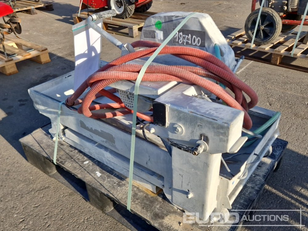 Husqvarna TS350E - Aszfaltozó gép: 2 kép. Husqvarna TS350E - Aszfaltozó gép: 2 kép.