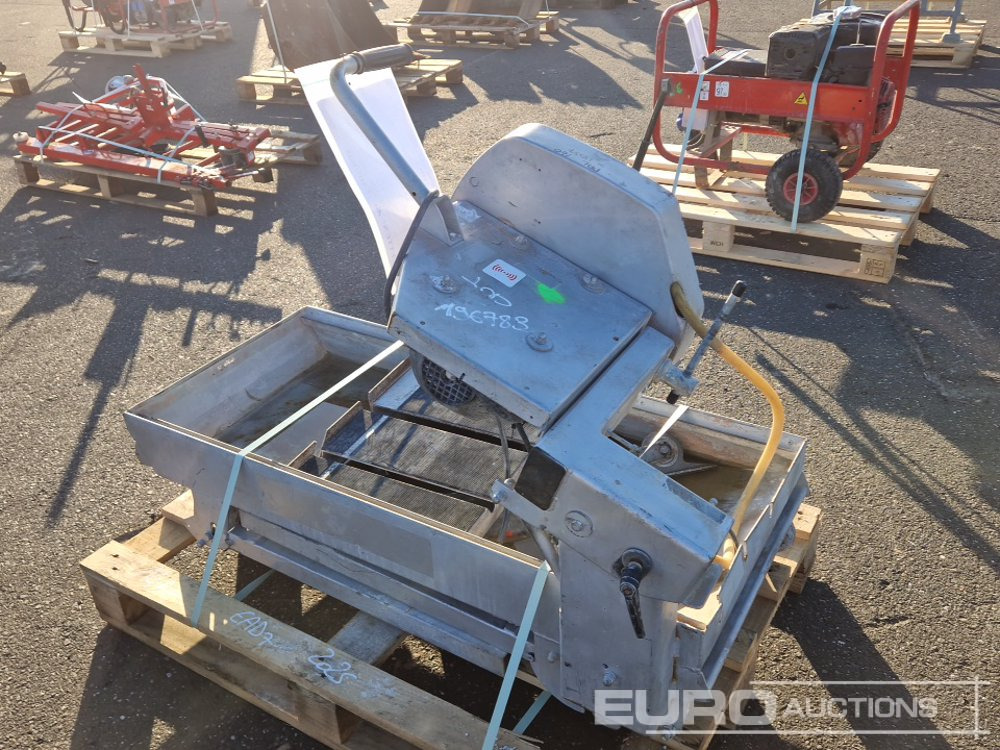 Husqvarna TS350E - Aszfaltozó gép: 4 kép. Husqvarna TS350E - Aszfaltozó gép: 4 kép.