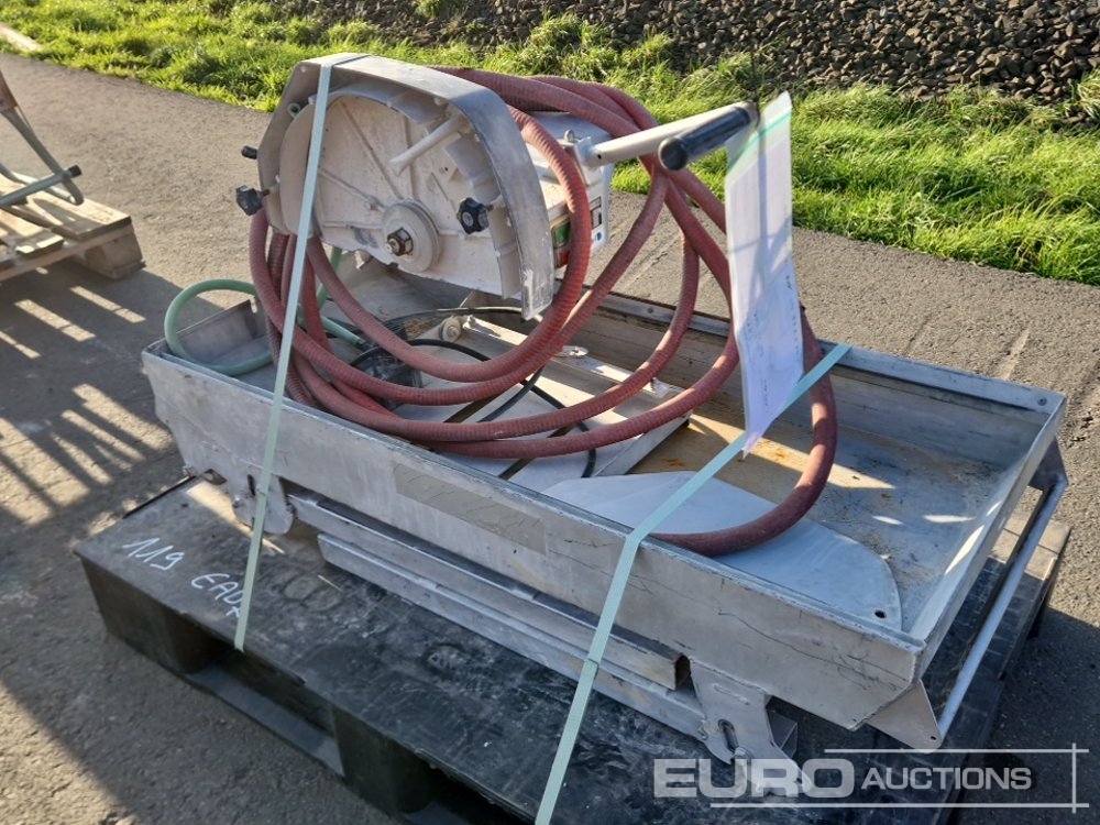 Husqvarna TS350E - Aszfaltozó gép: 4 kép. Husqvarna TS350E - Aszfaltozó gép: 4 kép.