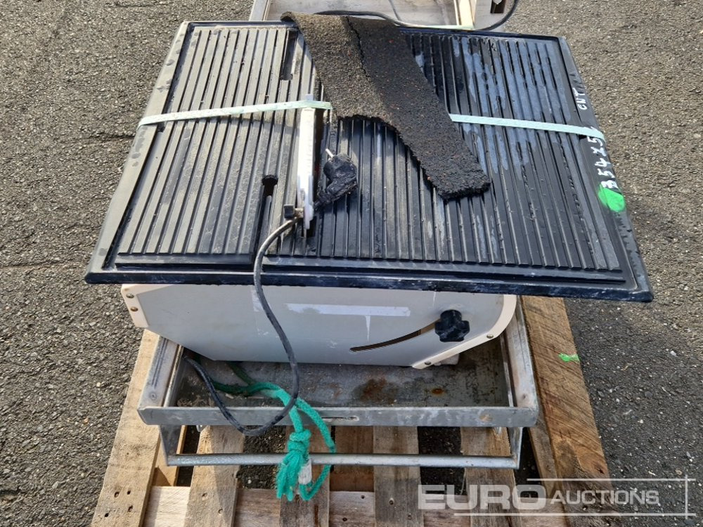 Husqvarna TS350E - Építőipari berendezések: 5 kép. Husqvarna TS350E - Építőipari berendezések: 5 kép.