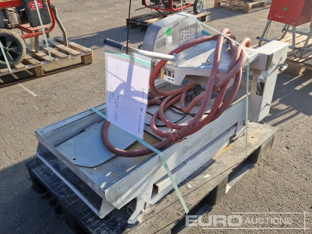 Husqvarna TS350E - Aszfaltozó gép: 1 kép. Husqvarna TS350E - Aszfaltozó gép: 1 kép.