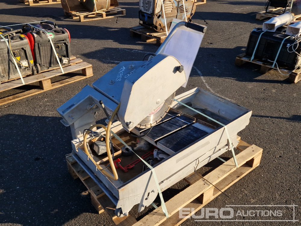 Husqvarna TS350E - Aszfaltozó gép: 1 kép. Husqvarna TS350E - Aszfaltozó gép: 1 kép.