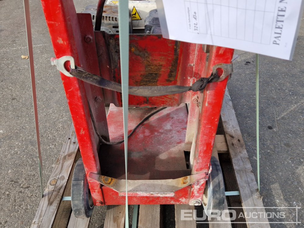 Husqvarna Walk Behind Asphalt Saw - Aszfaltozó gép: 5 kép. Husqvarna Walk Behind Asphalt Saw - Aszfaltozó gép: 5 kép.