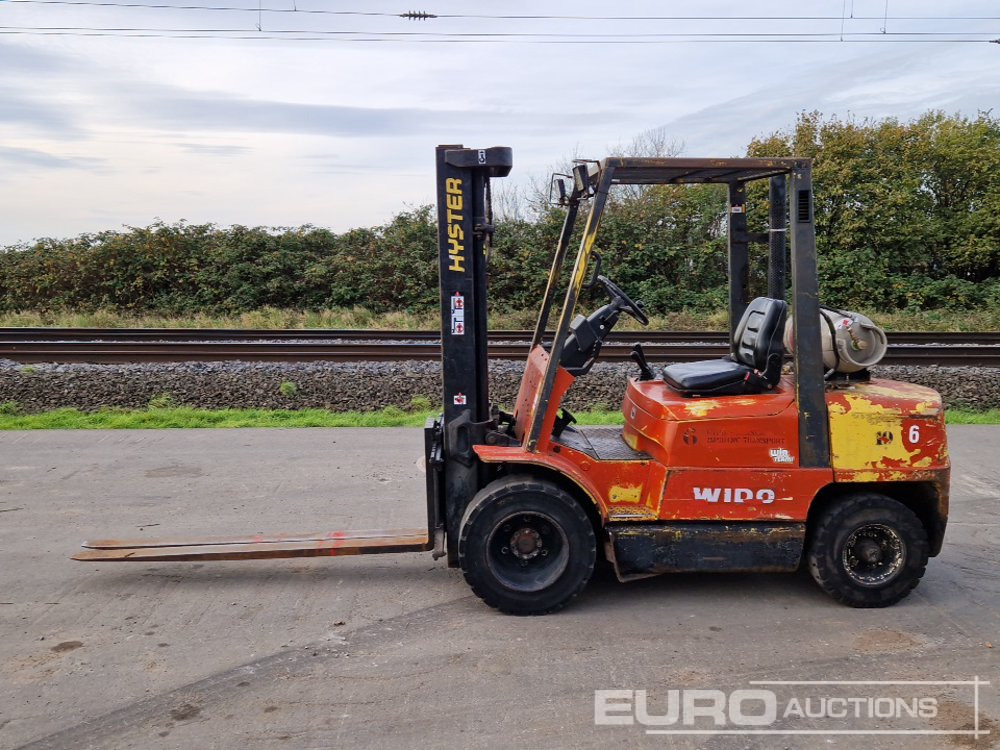 Hyster H3.00XM - Villás targonca: 2 kép. Hyster H3.00XM - Villás targonca: 2 kép.