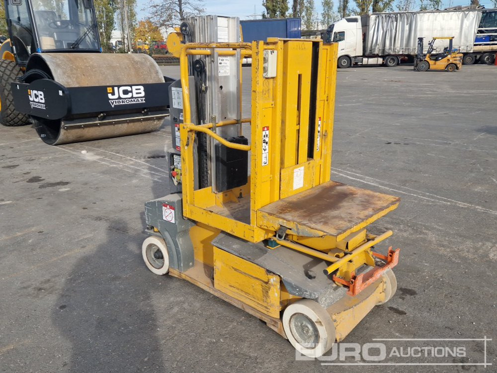 JLG TOUCAN DUO - Oszlopos személyemelő: 4 kép. JLG TOUCAN DUO - Oszlopos személyemelő: 4 kép.