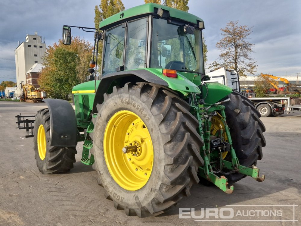 John Deere 7810 - Traktor: 3 kép. John Deere 7810 - Traktor: 3 kép.