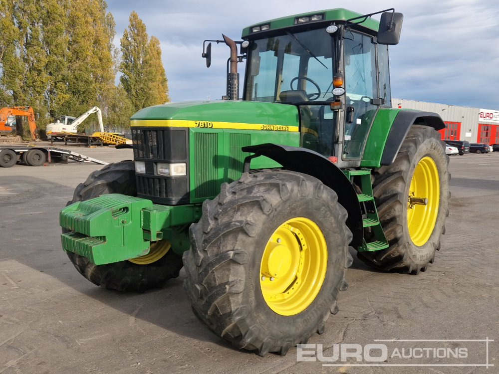 John Deere 7810 - Traktor: 1 kép. John Deere 7810 - Traktor: 1 kép.