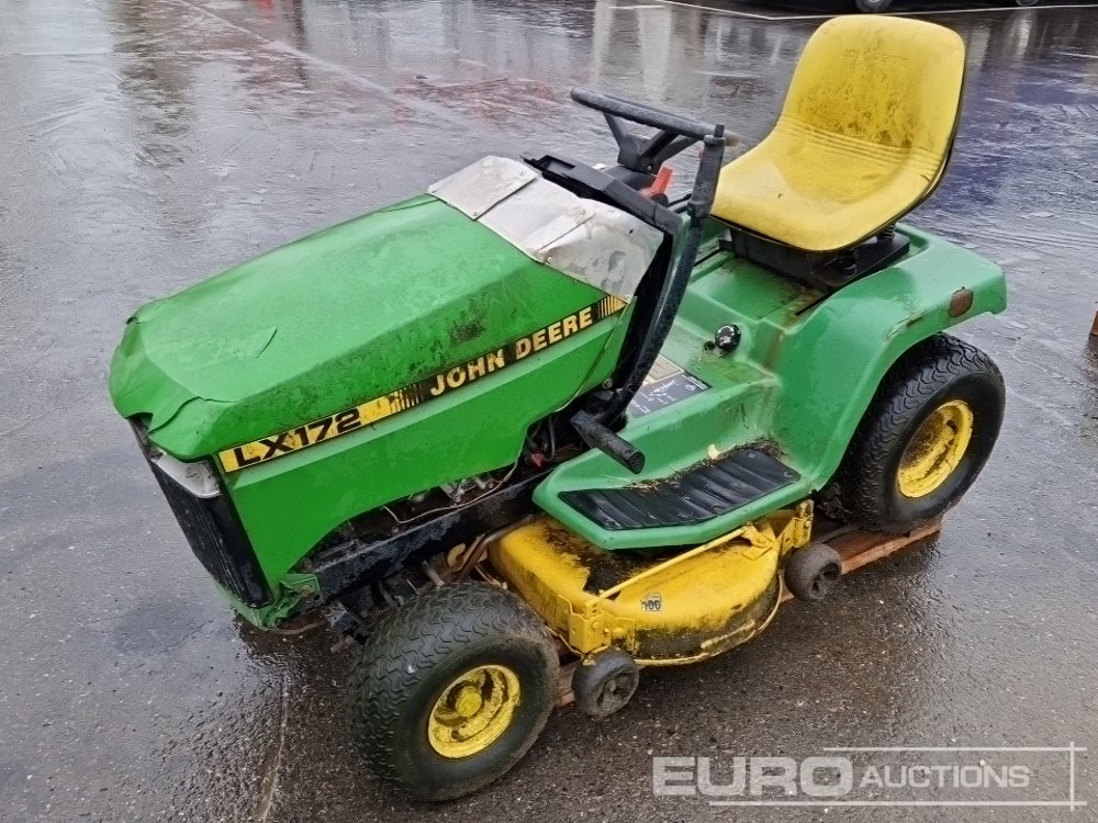 John Deere LX172 - Kerti fűkasza: 1 kép. John Deere LX172 - Kerti fűkasza: 1 kép.