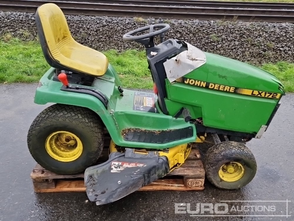 John Deere LX172 - Kerti fűkasza: 5 kép. John Deere LX172 - Kerti fűkasza: 5 kép.