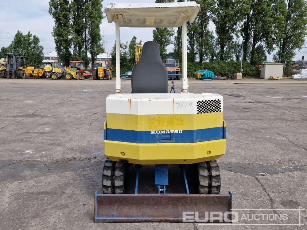 Komatsu PC15-2 - Minikotró: 4 kép. Komatsu PC15-2 - Minikotró: 4 kép.