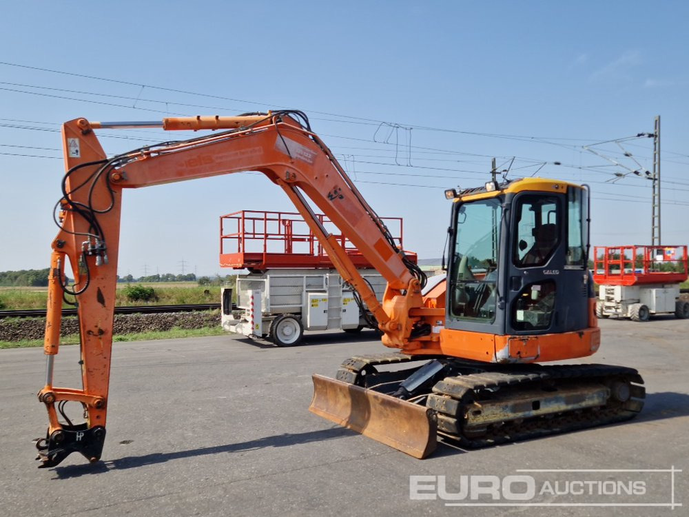 Komatsu PC88MR-6 - Minikotró: 1 kép. Komatsu PC88MR-6 - Minikotró: 1 kép.