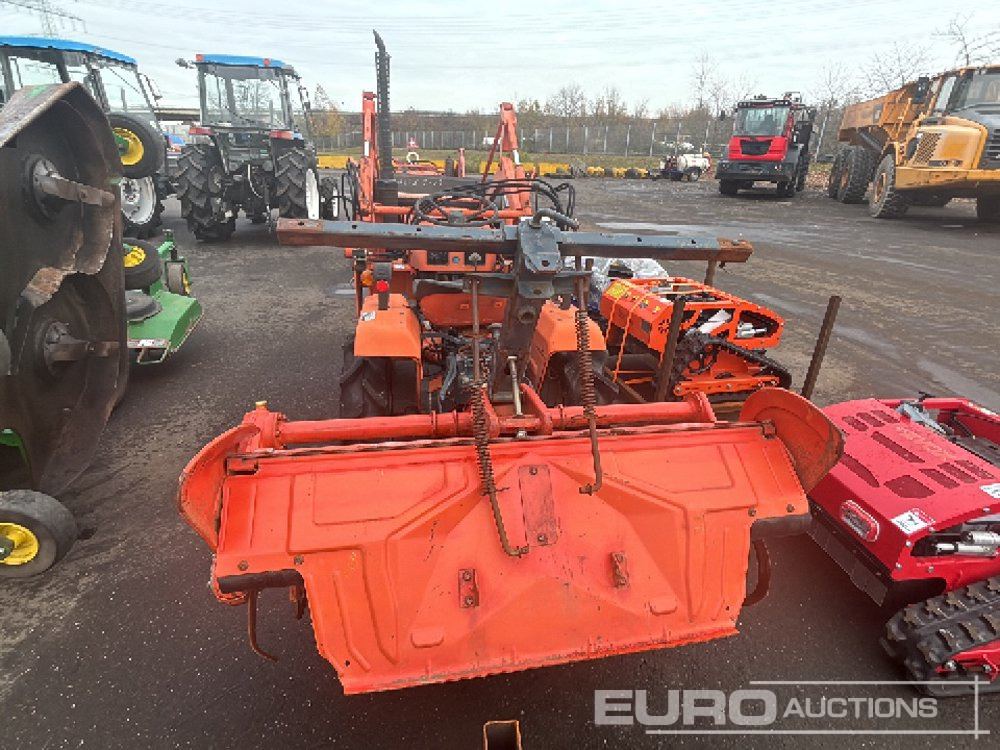 Kubota B1200 - Kistraktor: 4 kép. Kubota B1200 - Kistraktor: 4 kép.