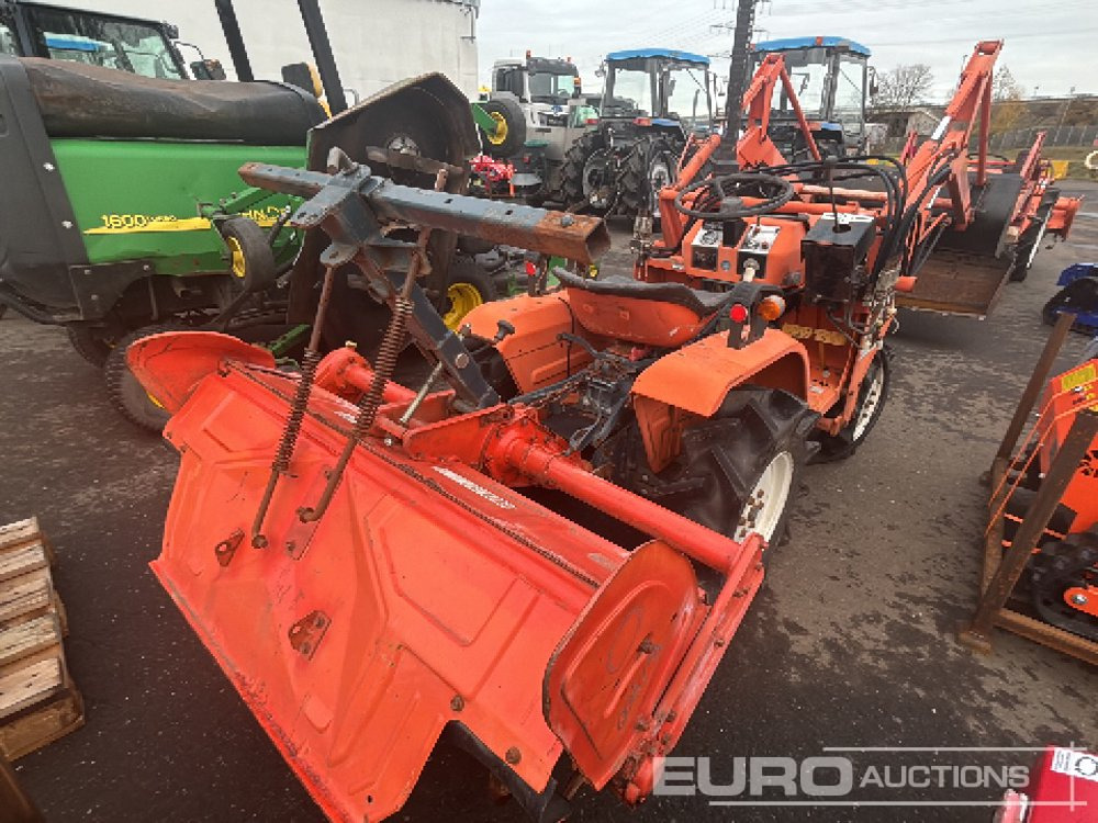 Kubota B1200 - Kistraktor: 5 kép. Kubota B1200 - Kistraktor: 5 kép.