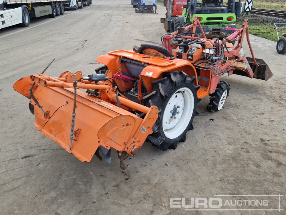 Kubota B1702 - Kistraktor: 4 kép. Kubota B1702 - Kistraktor: 4 kép.