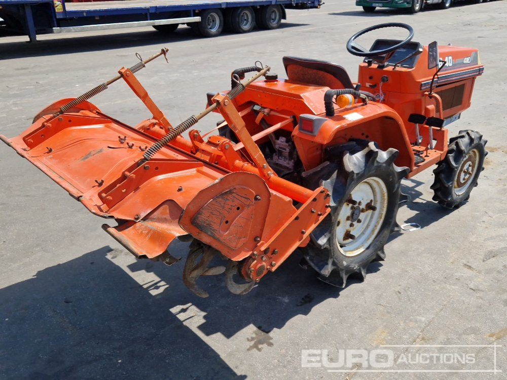 Kubota B40 - Kistraktor: 5 kép. Kubota B40 - Kistraktor: 5 kép.