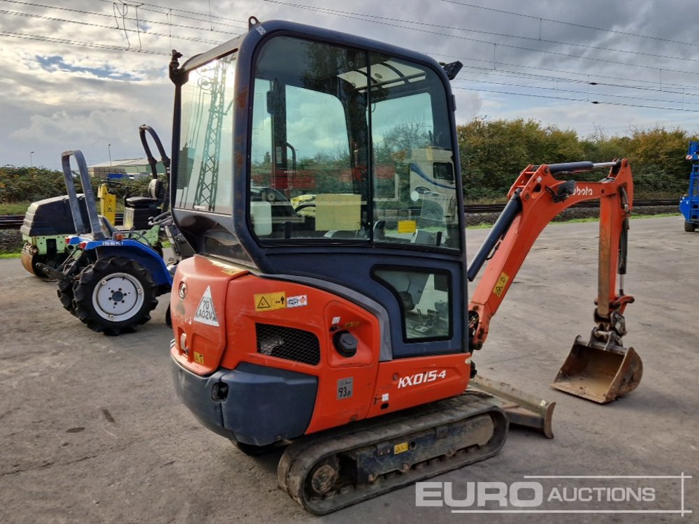 Kubota KX015-4 - Minikotró: 4 kép. Kubota KX015-4 - Minikotró: 4 kép.