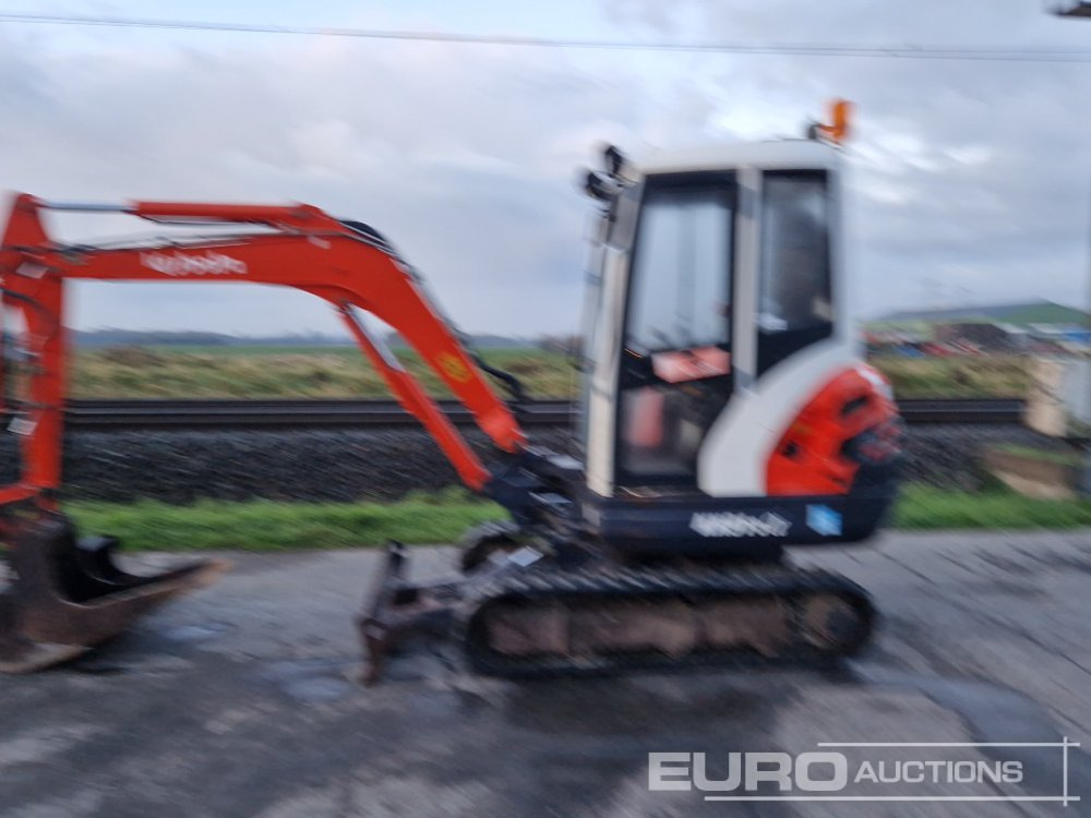 Kubota KX91-3 - Minikotró: 2 kép. Kubota KX91-3 - Minikotró: 2 kép.