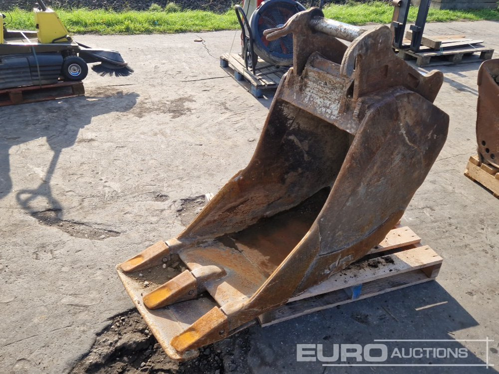 Lehnhoff 22" Digging Bucket, S60 to suit 12-16 Ton Excavator - Kanál: 1 kép. Lehnhoff 22" Digging Bucket, S60 to suit 12-16 Ton Excavator - Kanál: 1 kép.