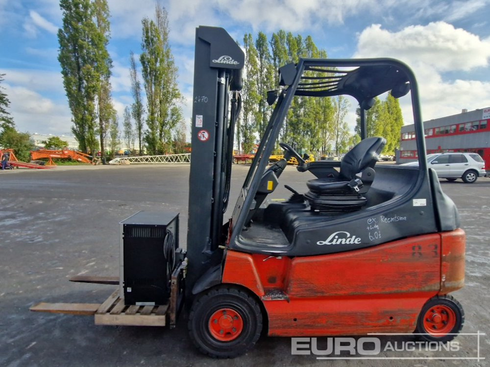 Linde E25/600 - Elektromos targonca: 2 kép. Linde E25/600 - Elektromos targonca: 2 kép.