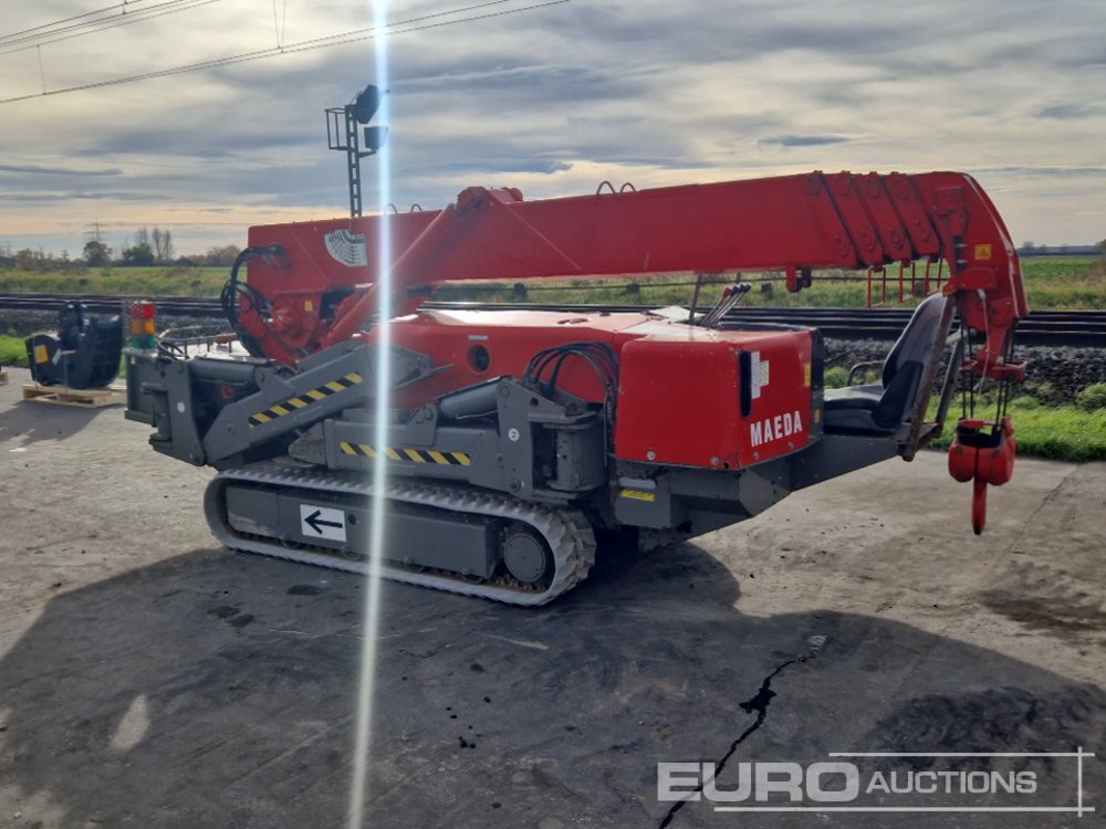 Maeda MC-305C - Mini daru: 3 kép. Maeda MC-305C - Mini daru: 3 kép.