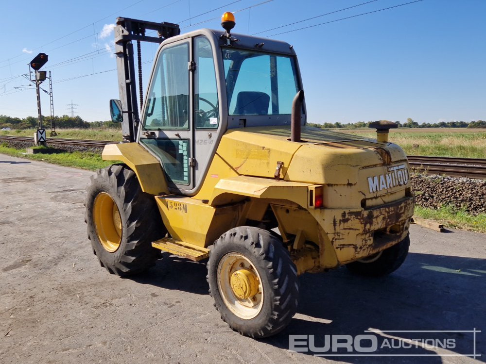 Manitou M26.4 - Terepjáró képességű targoncá: 3 kép. Manitou M26.4 - Terepjáró képességű targoncá: 3 kép.