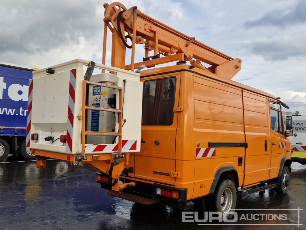 Mercedes 612D - Emelőkosaras teherautó: 5 kép. Mercedes 612D - Emelőkosaras teherautó: 5 kép.