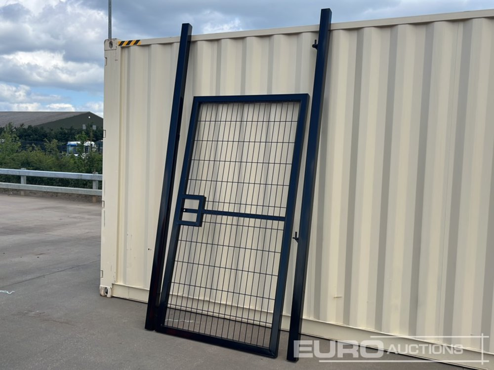 Unused 1.2m x 2.4m Pedestrian Gate, Heavy Duty Galvanized Powder Coated, 80mm x 80mm x 3m Post (2 of), Assembly Kit (Black) - Mezőgazdasági gépek: 1 kép. Unused 1.2m x 2.4m Pedestrian Gate, Heavy Duty Galvanized Powder Coated, 80mm x 80mm x 3m Post (2 of), Assembly Kit (Black) - Mezőgazdasági gépek: 1 kép.